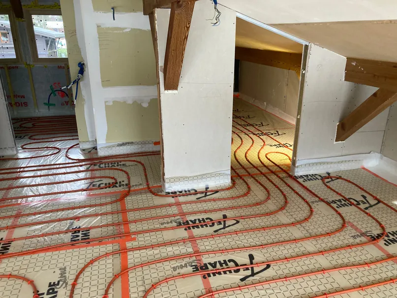 Circuits de plancher chauffant posés sur isolant